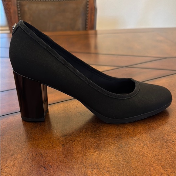 Anne Klein Black Size 9 Heels Classic Block Design - Picture 1 of 5